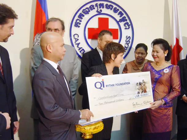 present 2005march12 cambodiaredcrossdonation2005 1